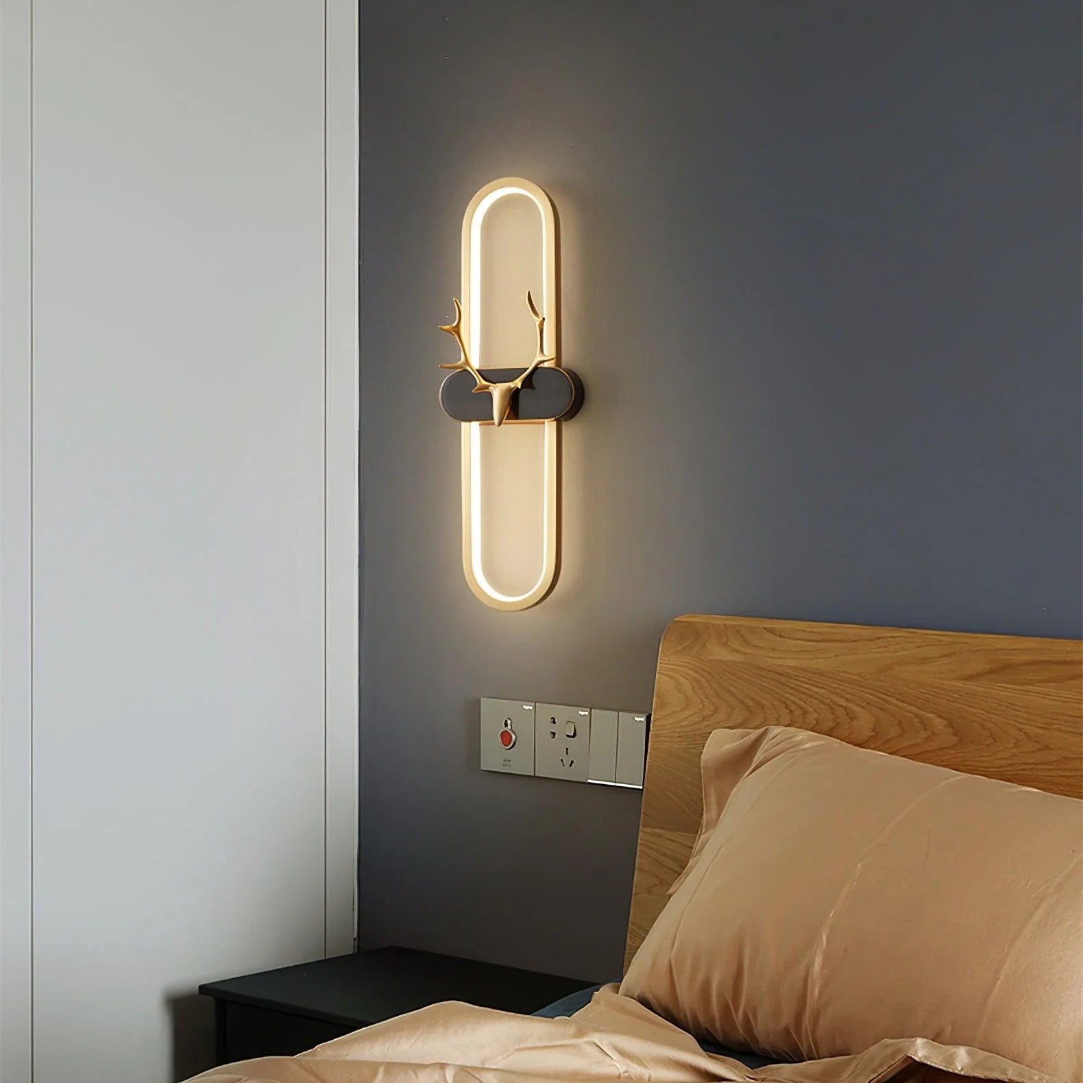 Modern_Antler_Wall_Lamp_4