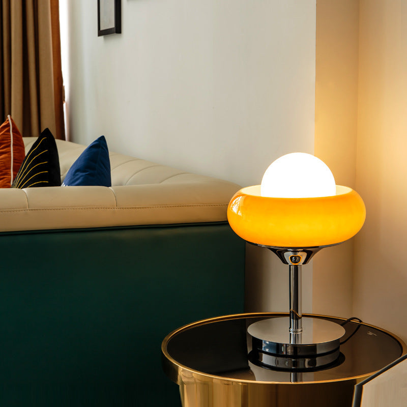 Modern_Egg_Tart_Table_Lamp_with white light