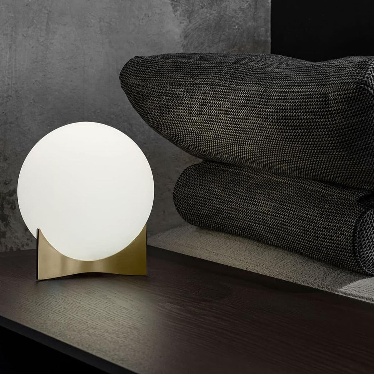 Modern Globe Table Lamp 7