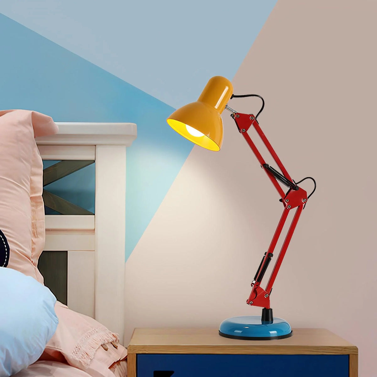 Modern_Megaphone_Table_Lamp_2