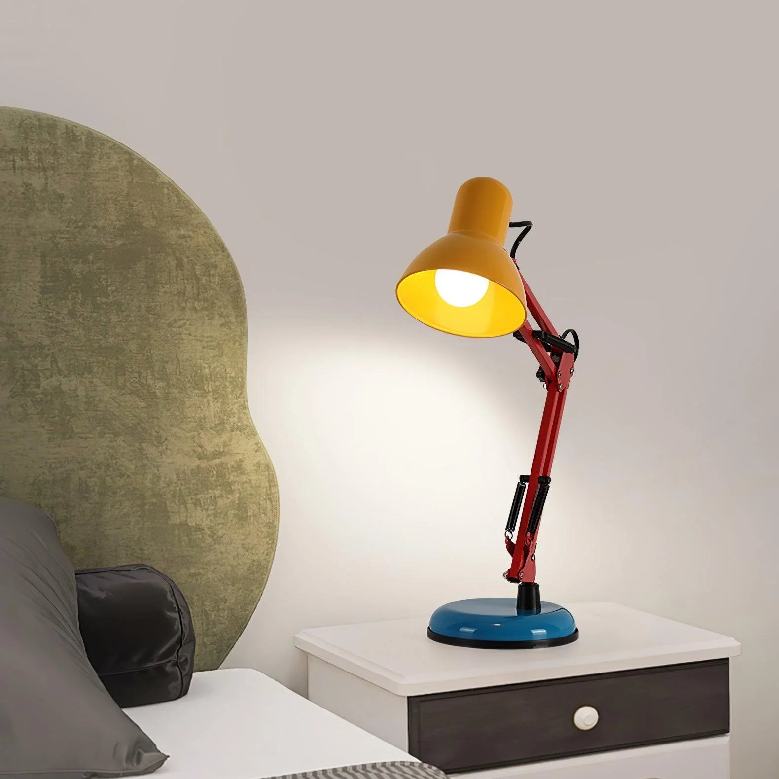 Modern_Megaphone_Table_Lamp_5