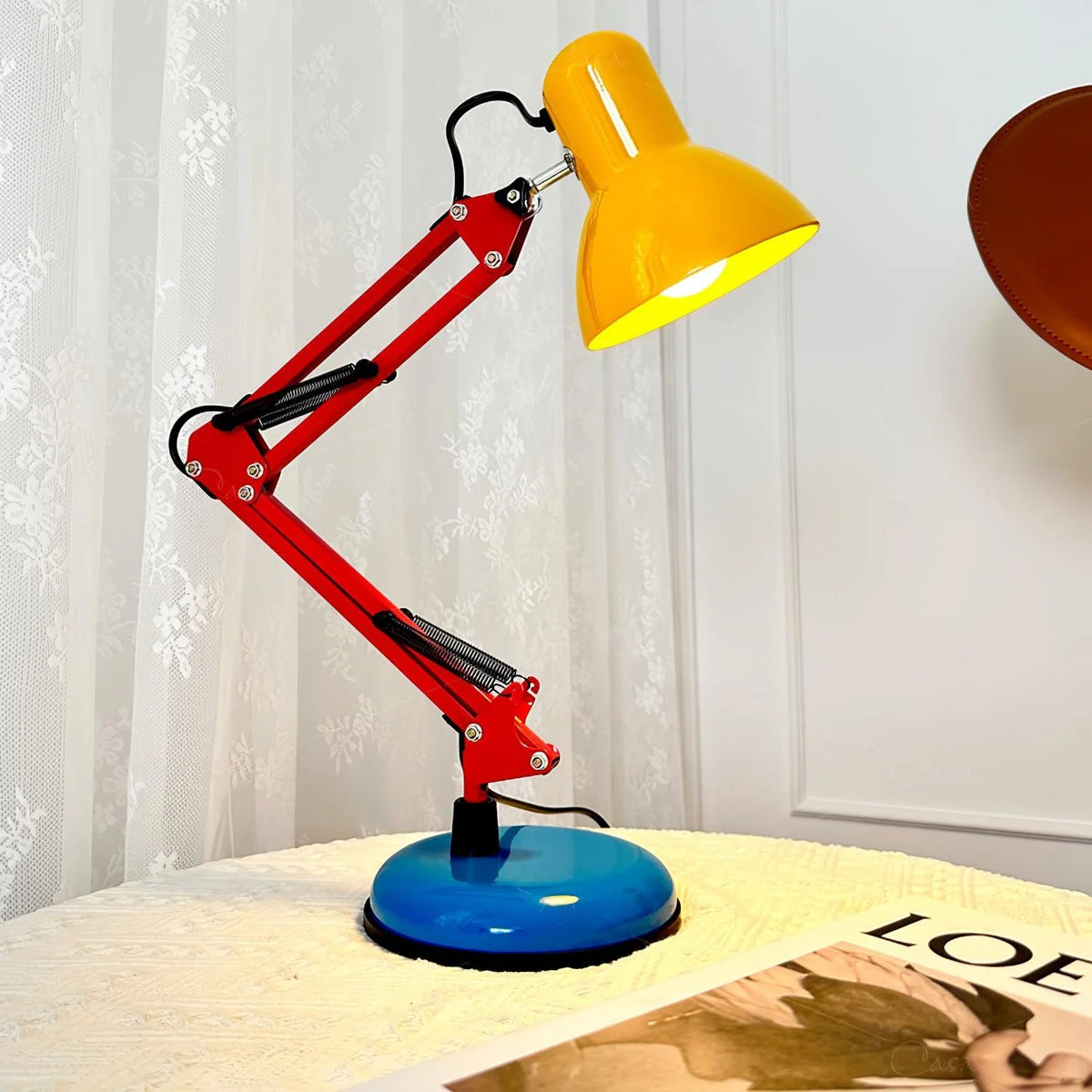 Modern_Megaphone_Table_Lamp_8