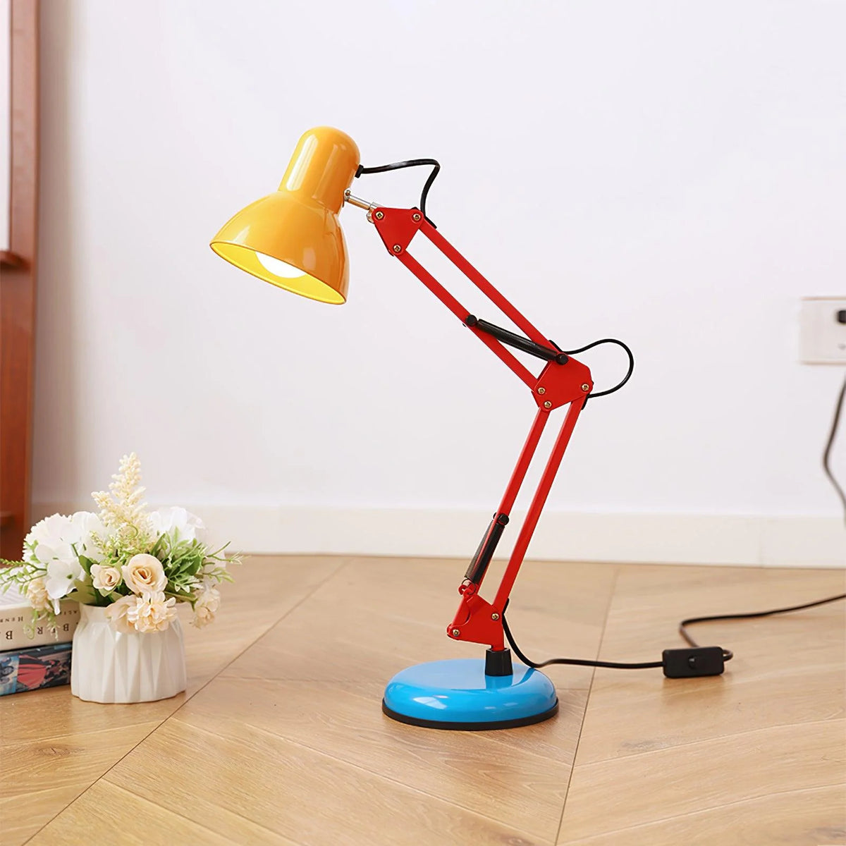 Modern_Megaphone_Table_Lamp_9