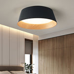 Modern_Ribbed_Ceiling_Light_with black color in the bedroom