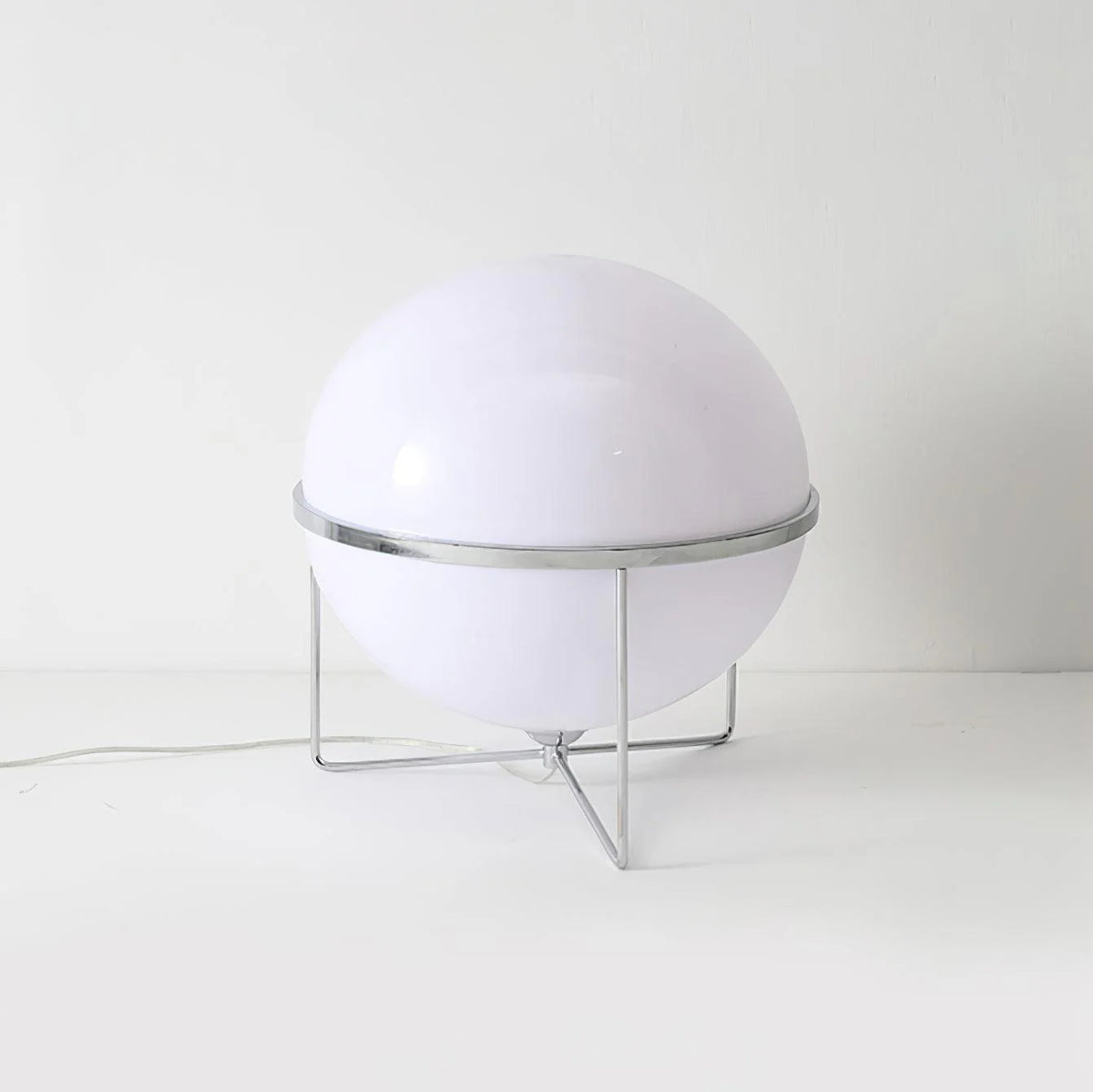 Modern ball shape table lamp