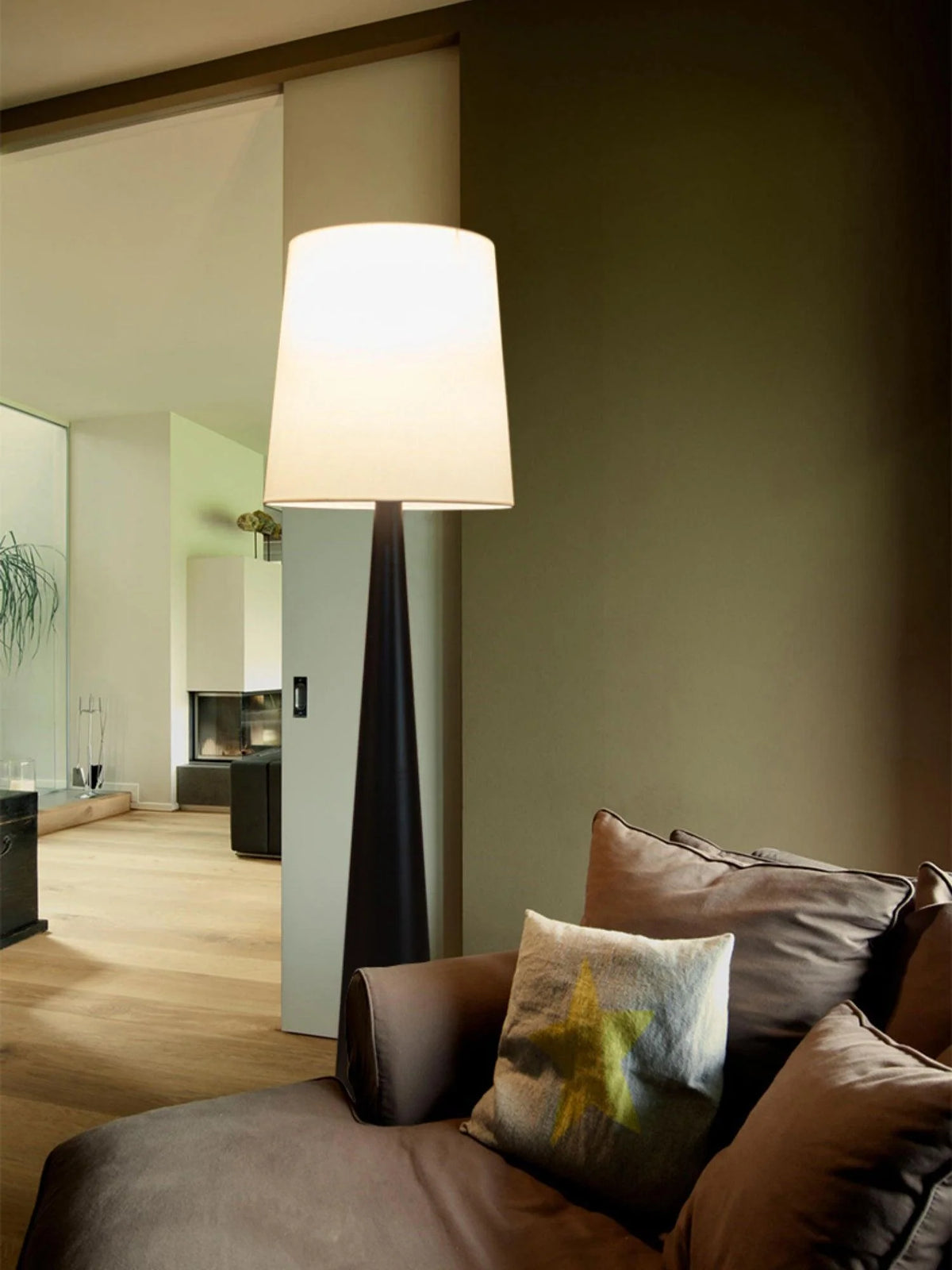 Montenegro_Floor_Lamp_11