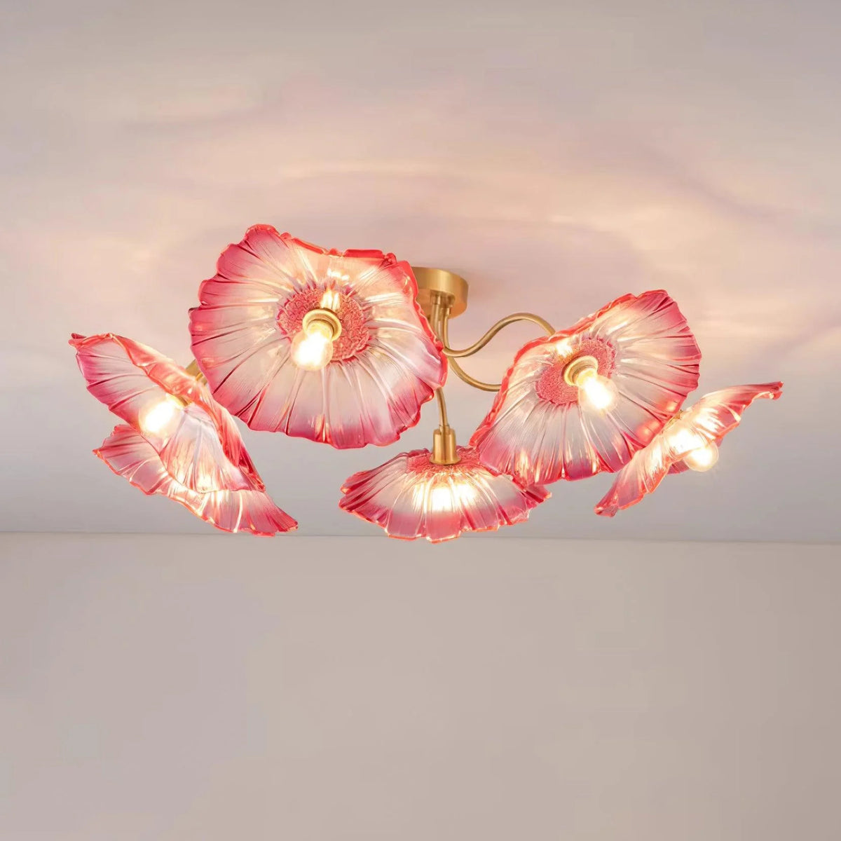 Petal ceiling light with wrinkled texture