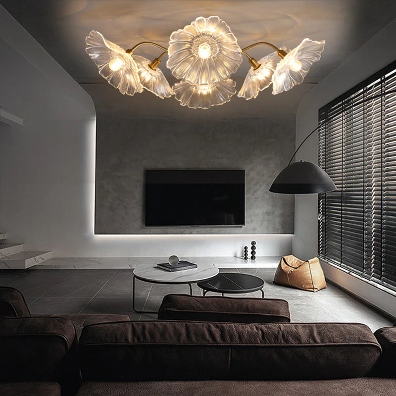 In the evening, the retro ceiling lamp brings a warm atmosphere to the simple living room