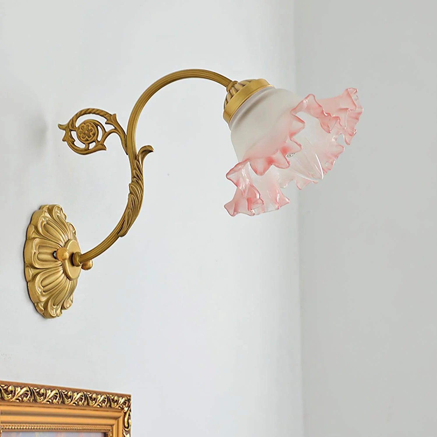 Neiman_Wall_Lamp_2