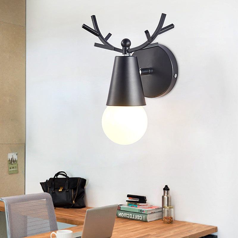 Nordic_Antler_Wall_Lamp_4