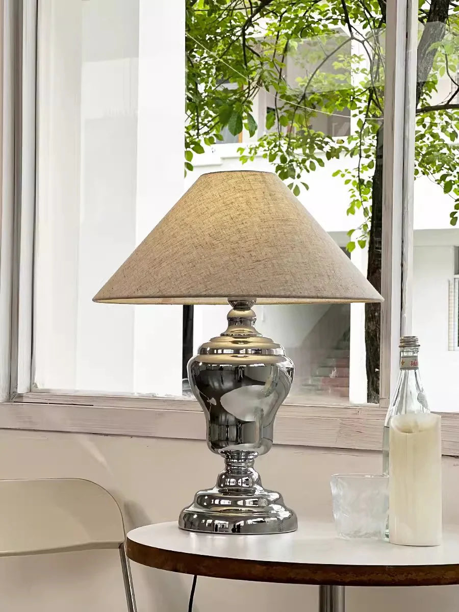 Nordic_Simple_Table_Lamp_4