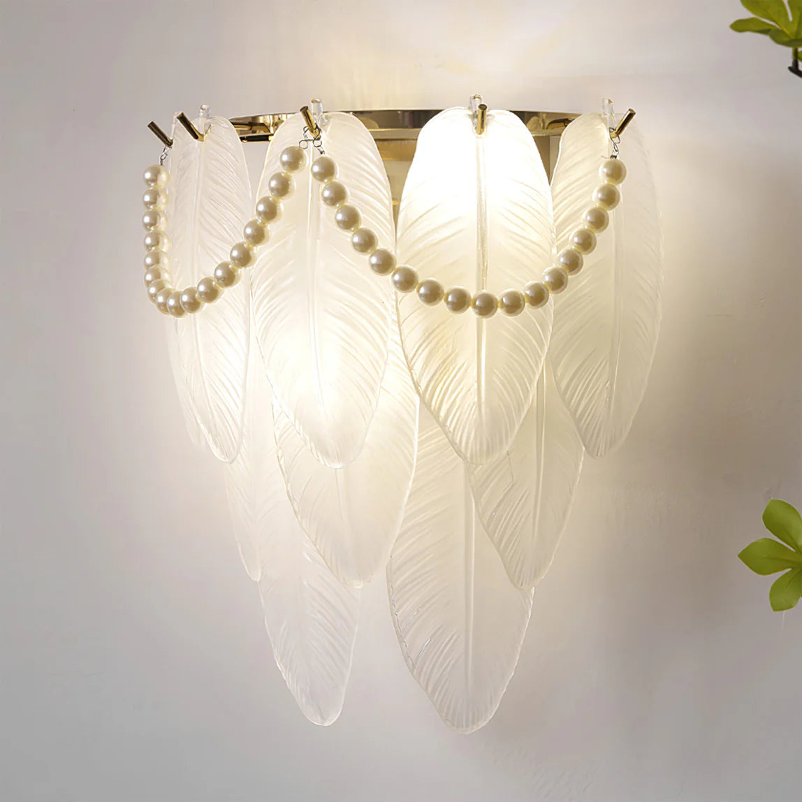 Pearl_Feather_Wall_Lamp_7