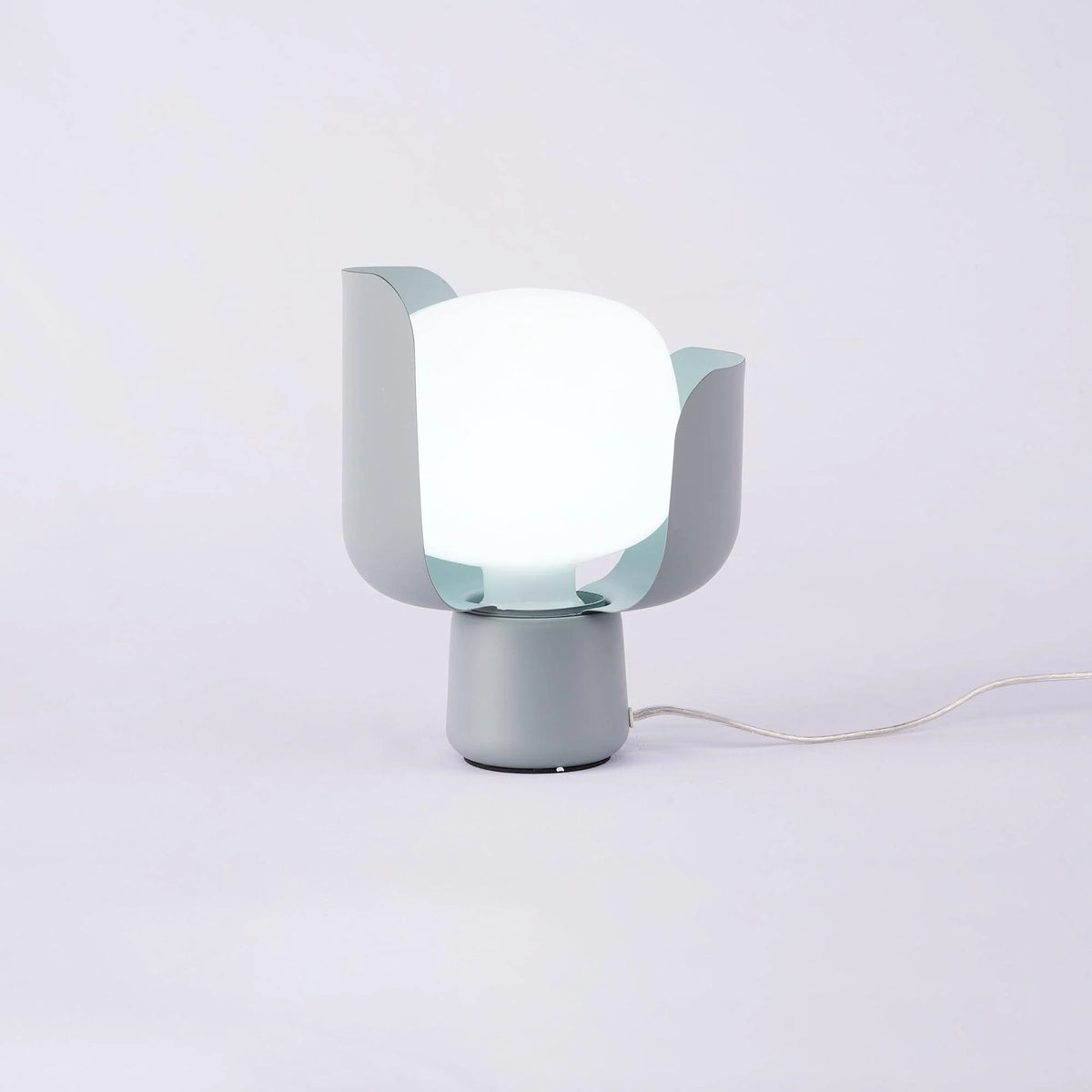 Petal Table Lamp 23