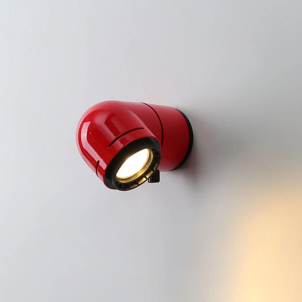 Petit_Tatu_Wall_Lamp_2