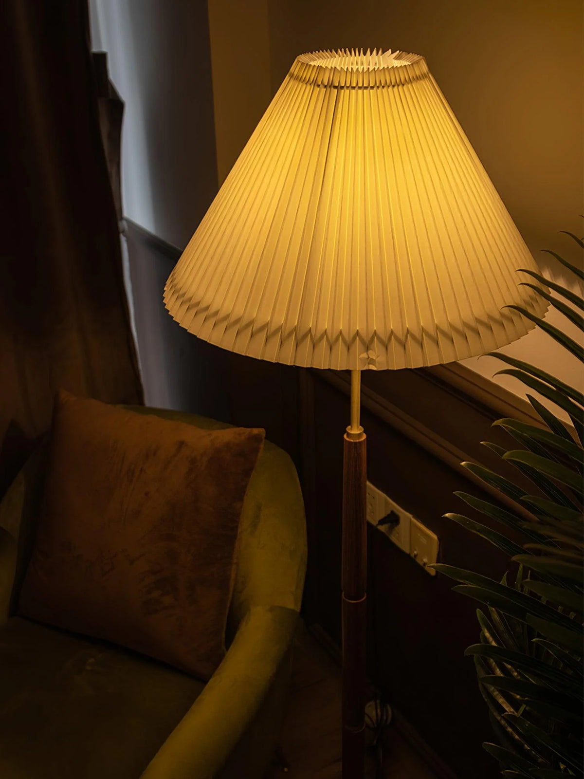 Pleated_Floor_Lamp_7