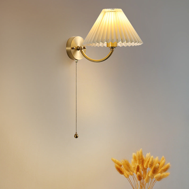 Pleated_Wall_Lamp_2