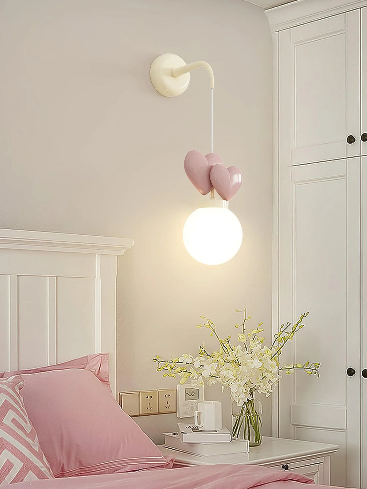 Pokoch_Love_Wall_Lamp_12