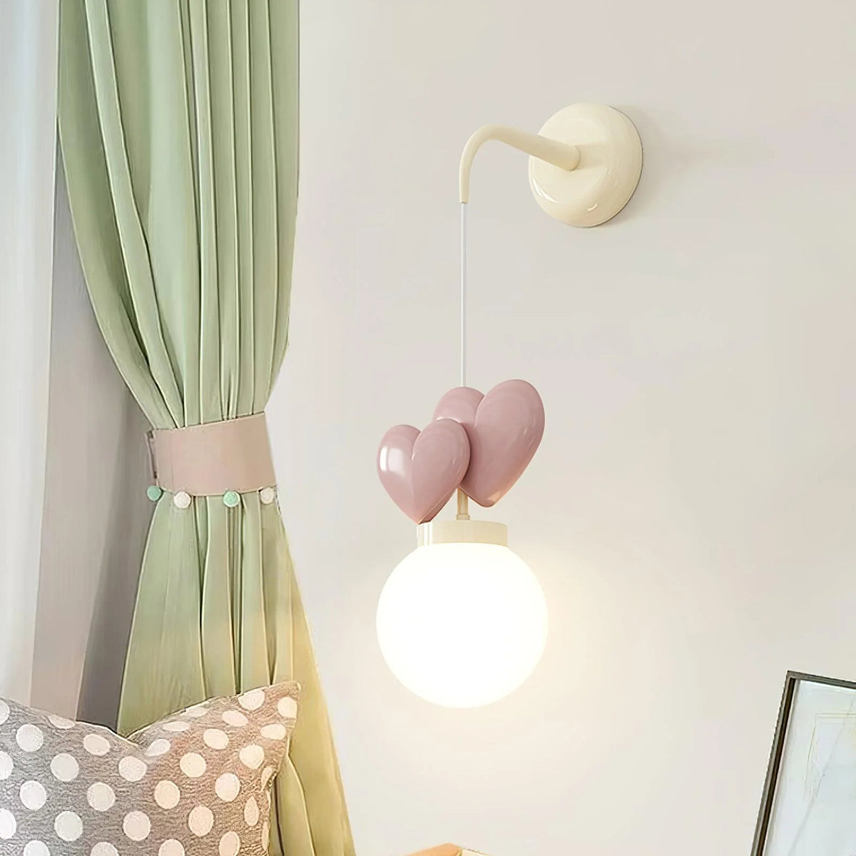 Pokoch_Love_Wall_Lamp_2