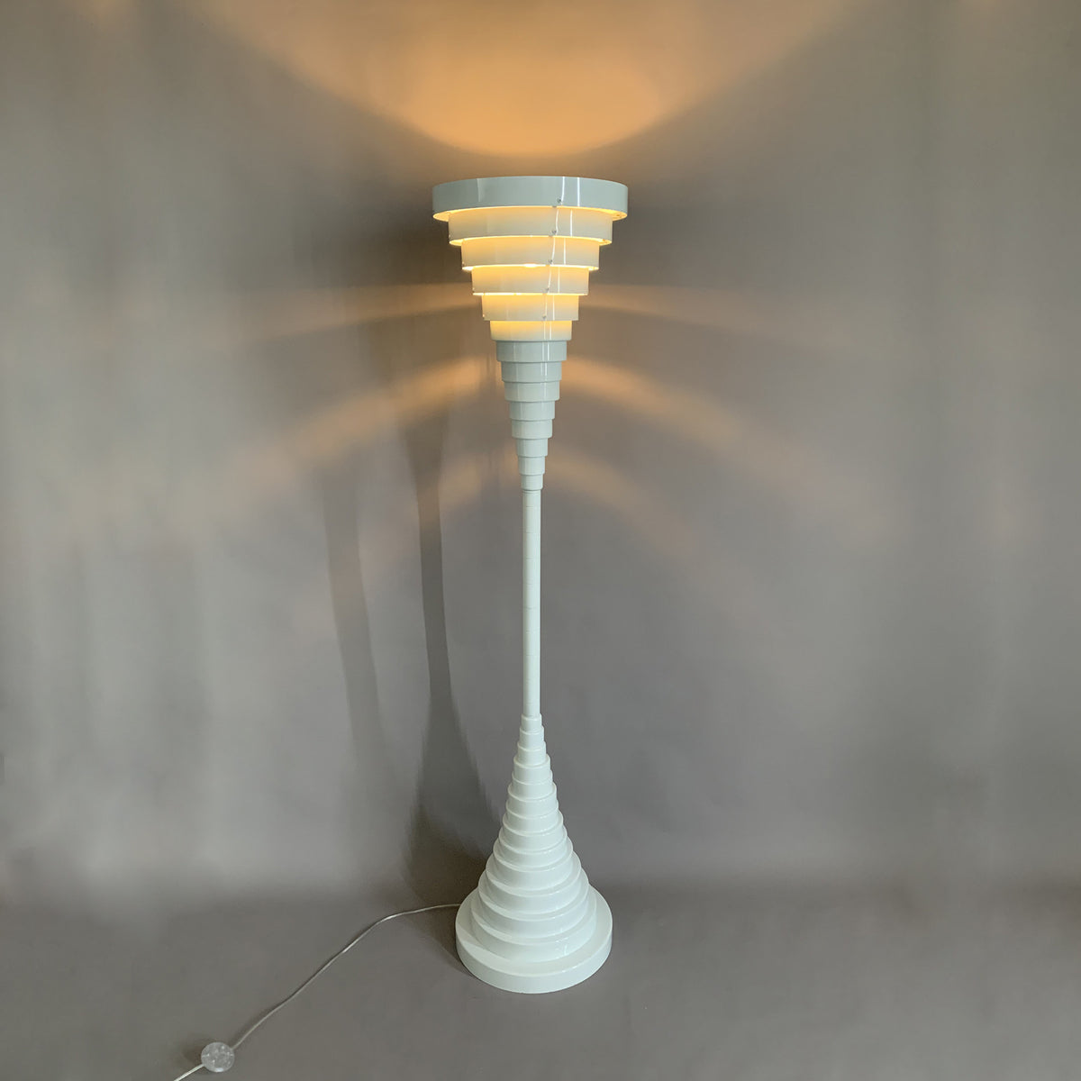 Post-Modern_Amor_Floor_Lamp_10