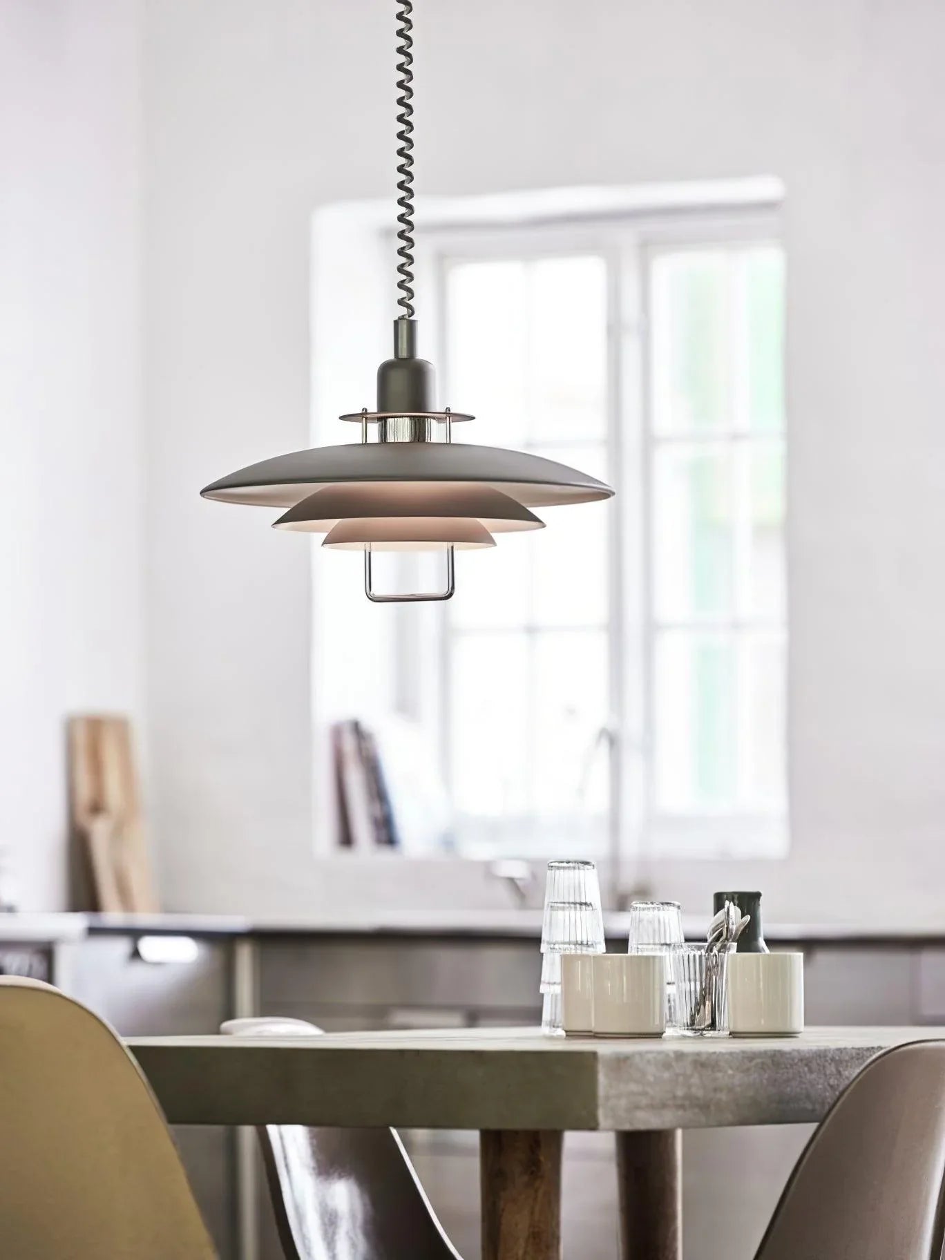 Poul_Pendant_Lamp_10