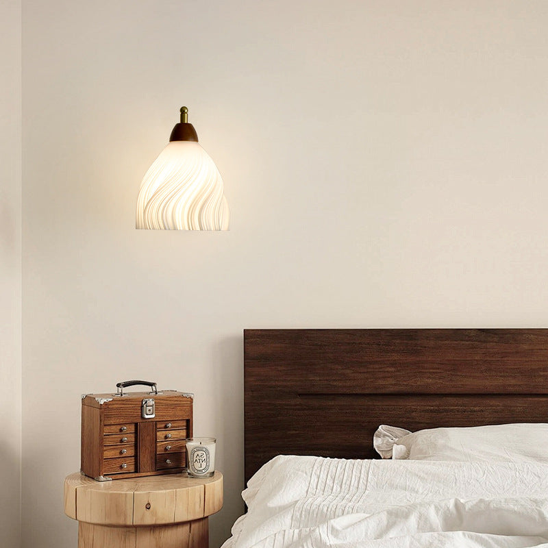 Puff_Skirt_Wall_Lamp_3