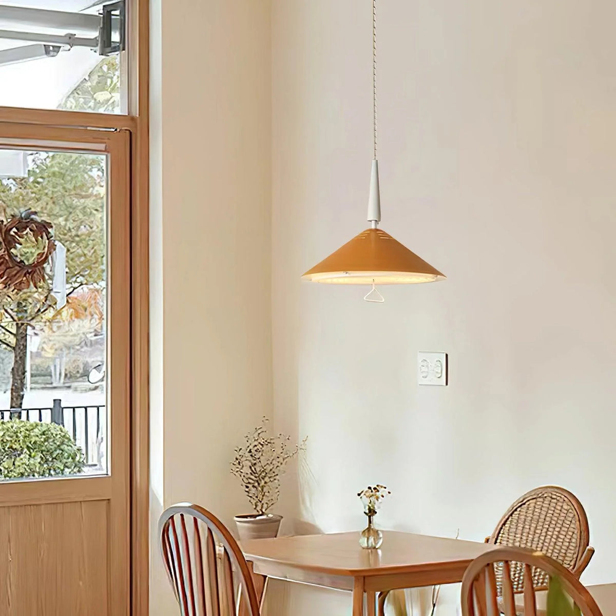 Retractable_Caramel_Pendant_Light_2