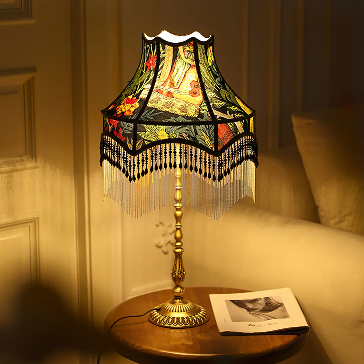 Retro_Peony_Table_Lamp_2