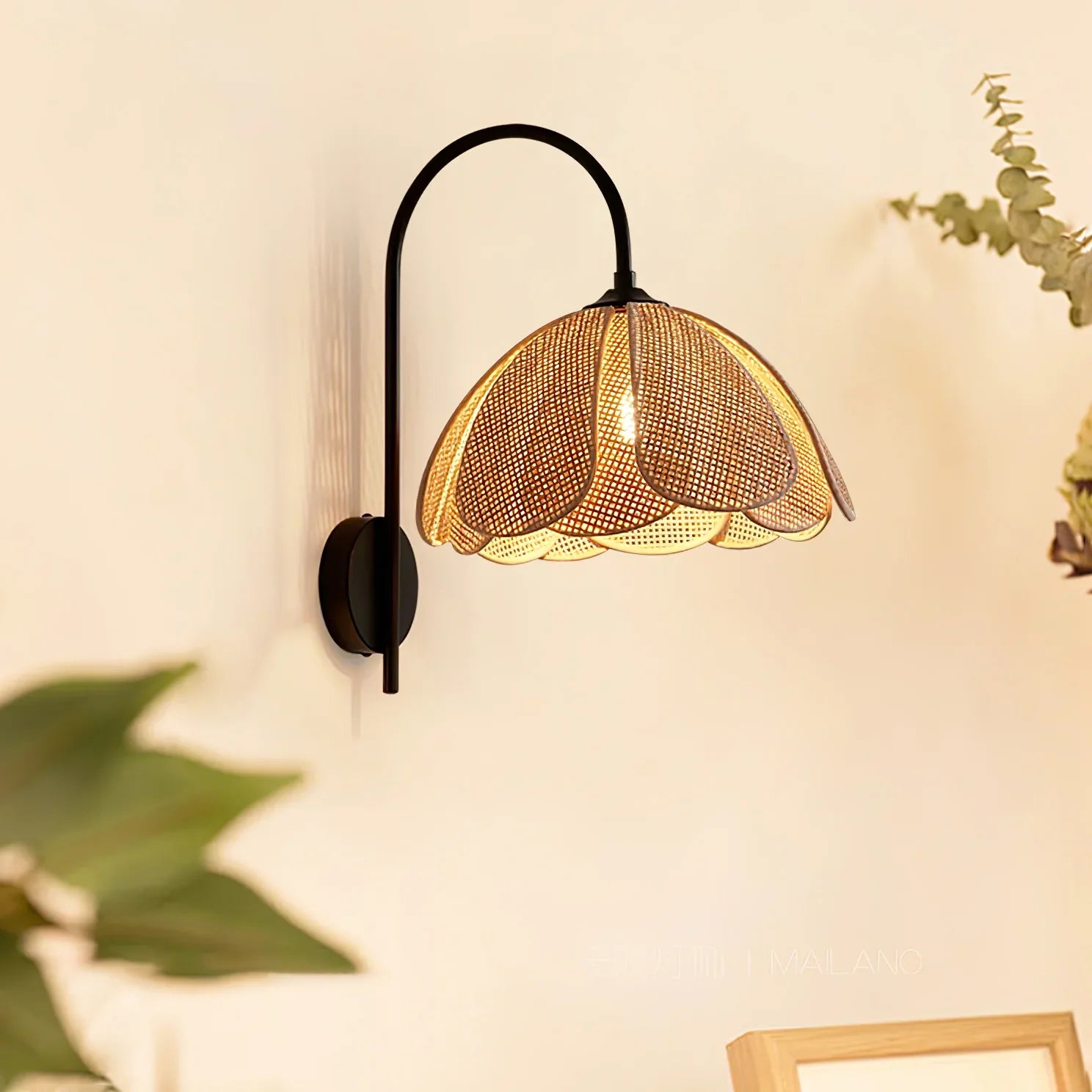 Retro_Rattan_Wall_Lamp_2