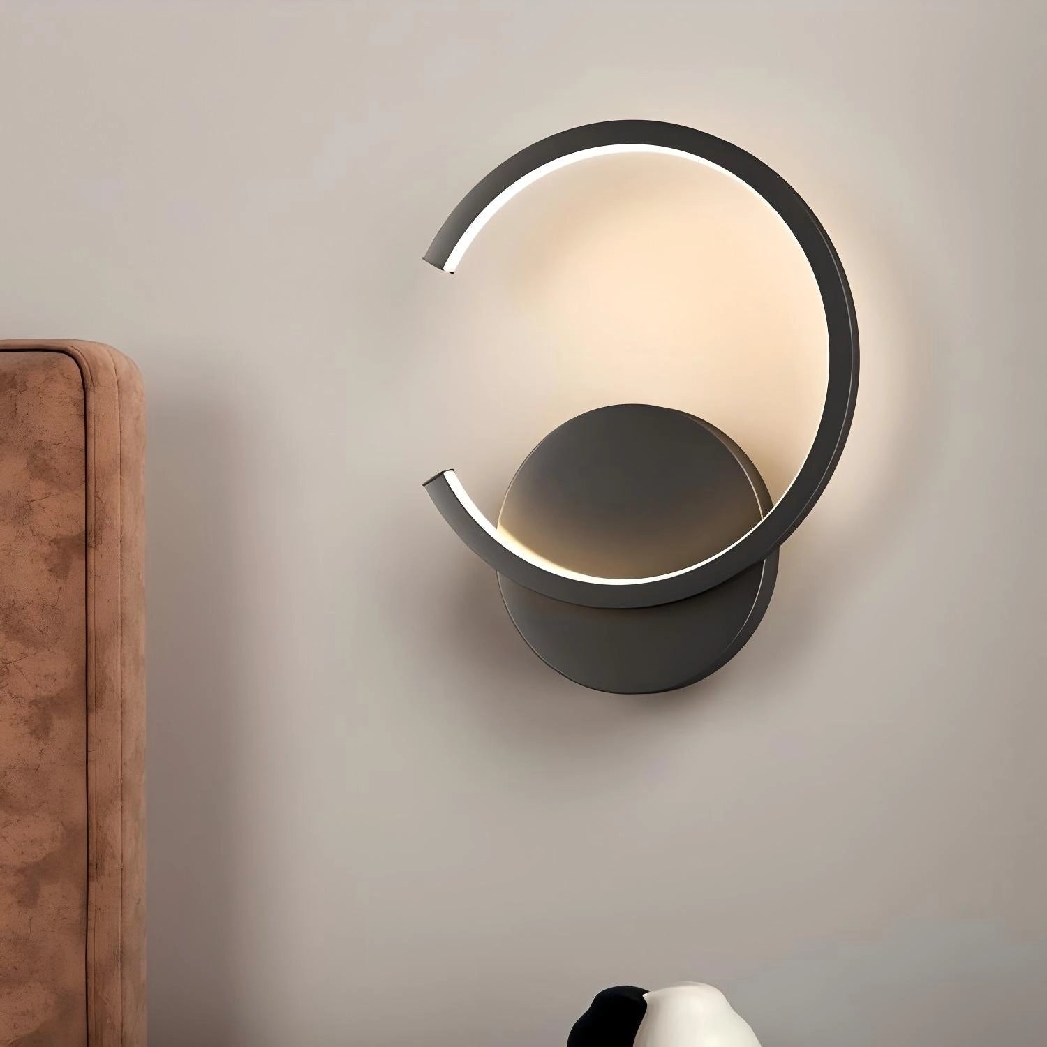 Ring_Decor_Wall_Lamp_in_the_living_rooom