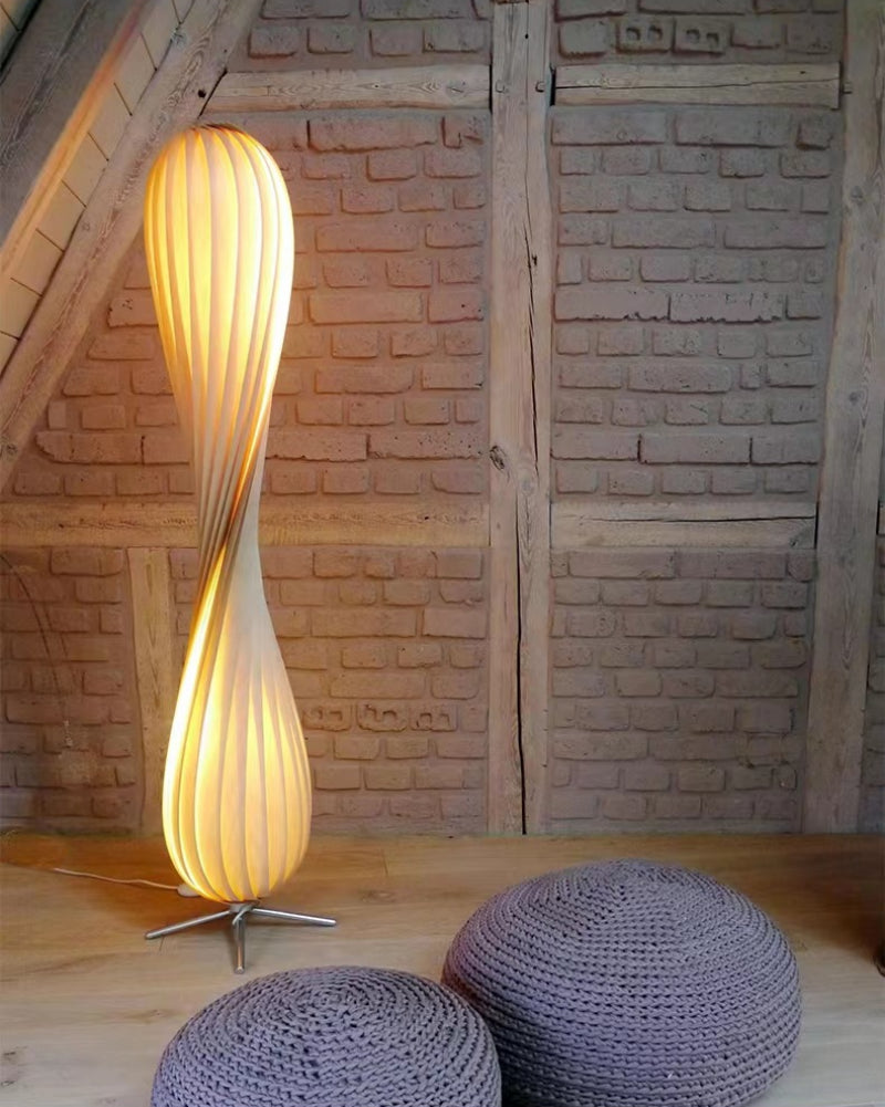 Rolled_Edge_Floor_Lamp_3