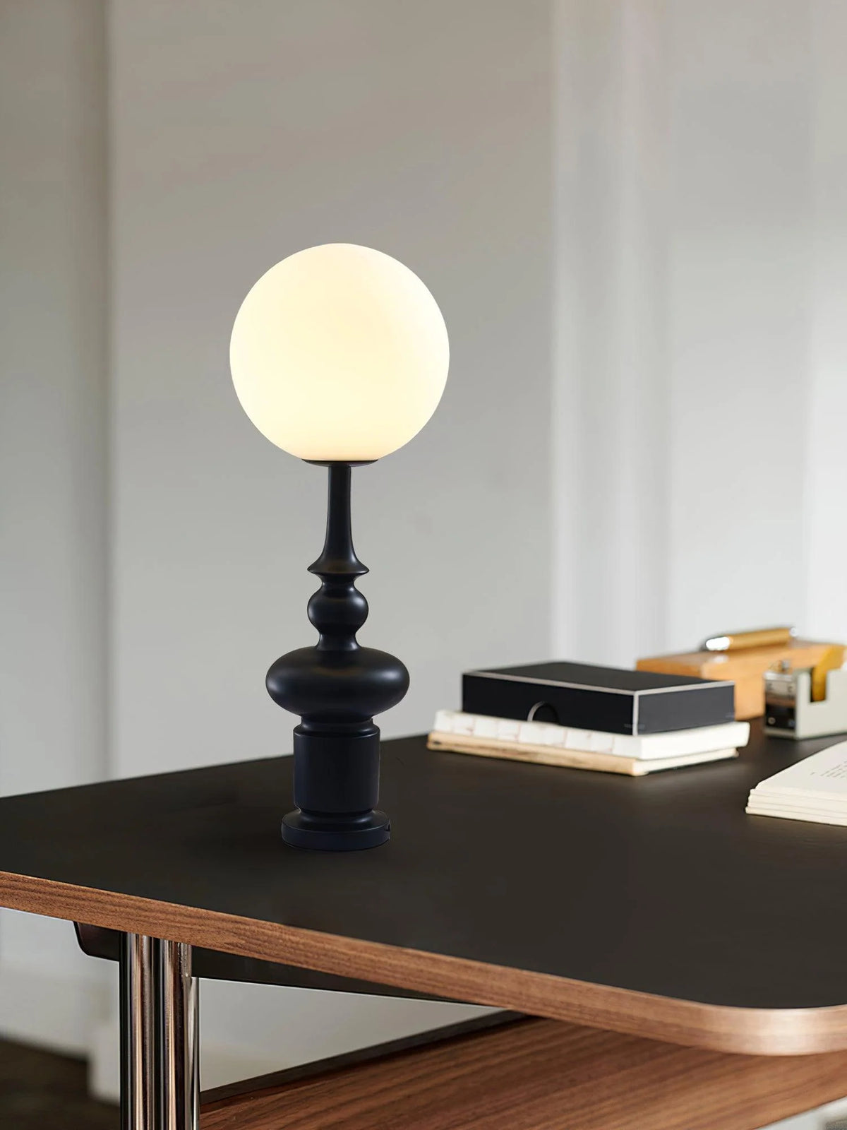 Round_Pole_Table_Lamp_15