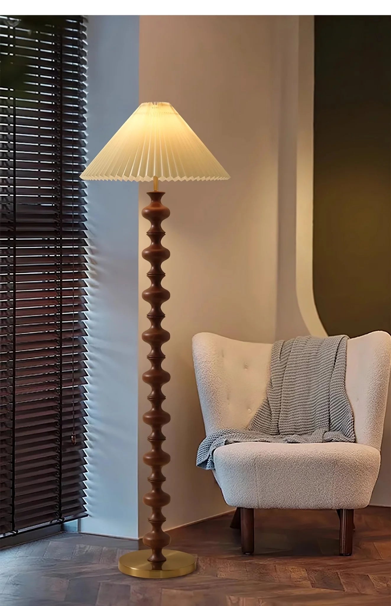 Sculpted_Rhythm_Wood_Floor_Lamp_6