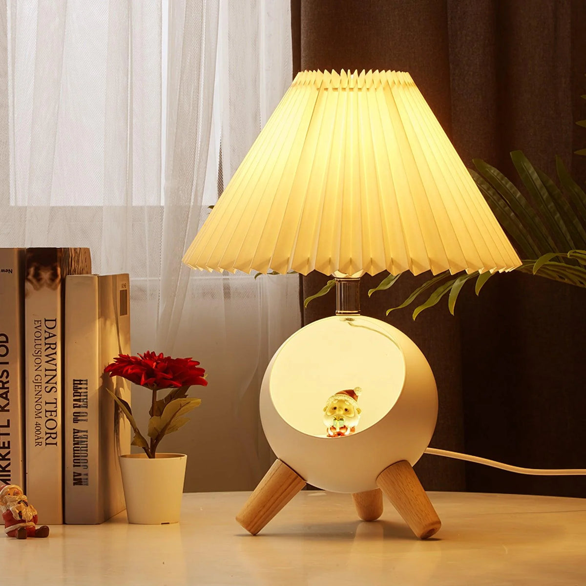 Semi-Round Pleated Table Lamp 10