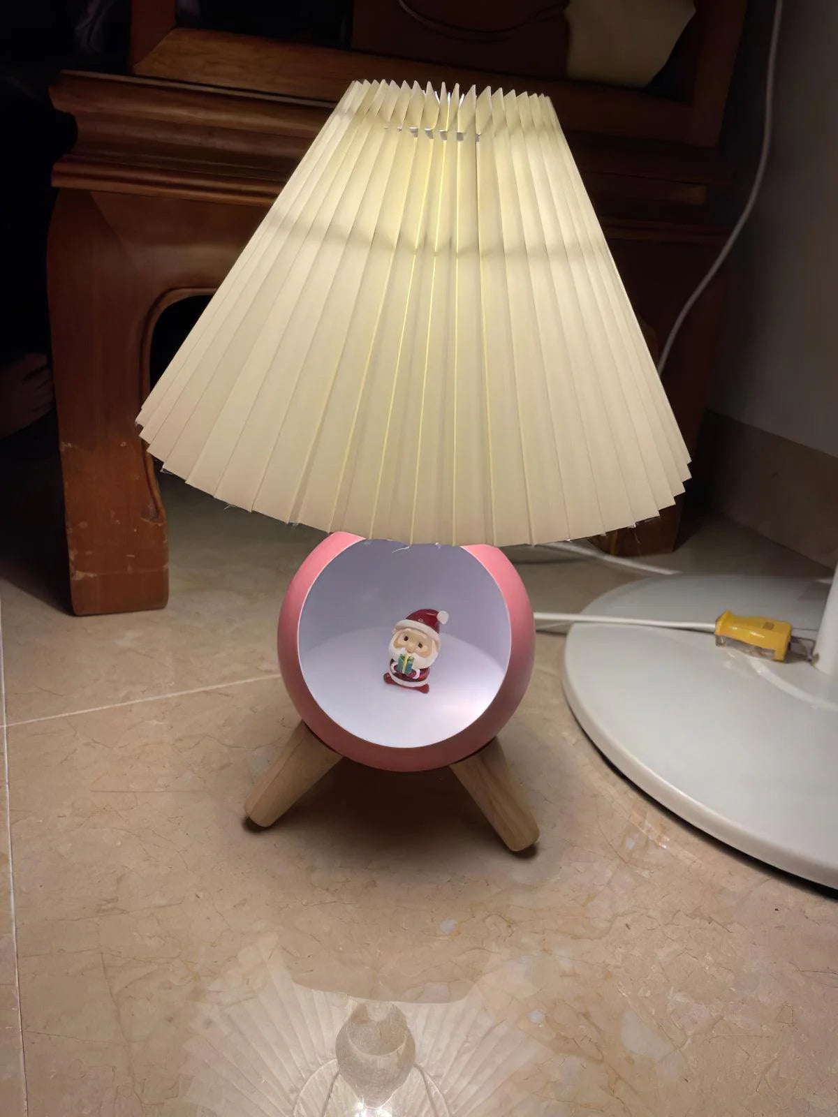 Semi-Round Pleated Table Lamp 3