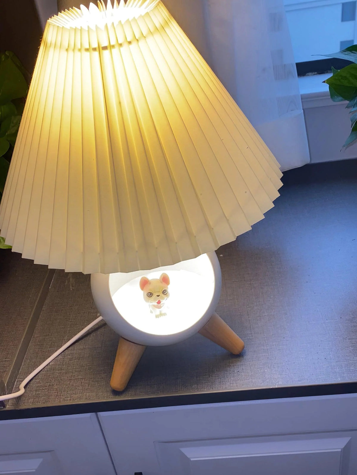 Semi-Round Pleated Table Lamp 4