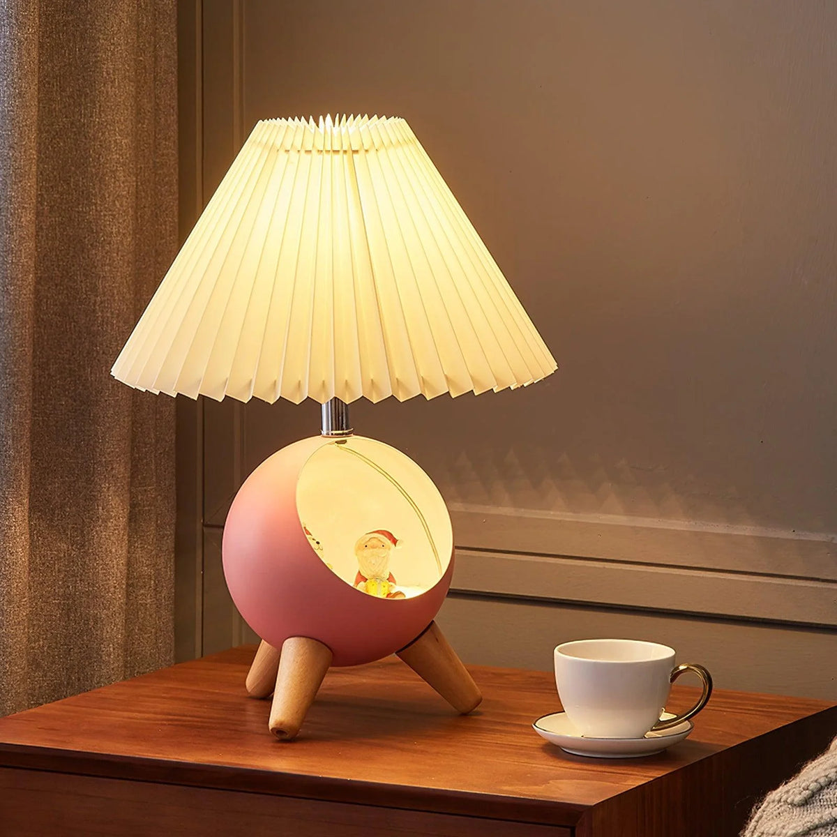 Semi-Round Pleated Table Lamp 9