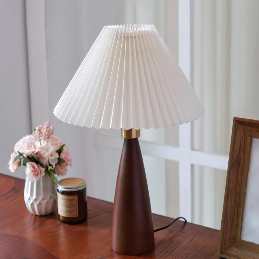 Simple_Pleated_Table_Lamp_2