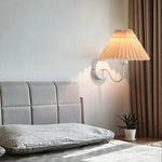 Simple_Pleated_Wall_Lamp_3