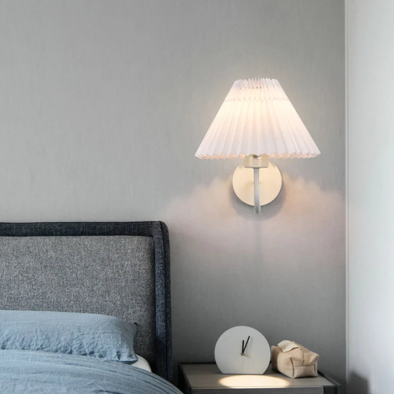 Simple_Pleated_Wall_Lamp_5