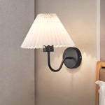 Simple_Pleated_Wall_Lamp_9