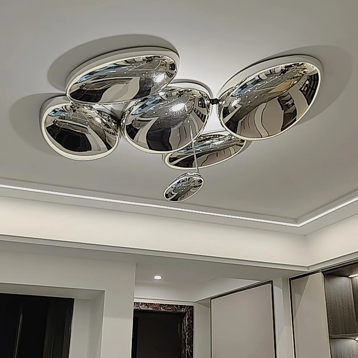 Skydro_Ceiling_Lamp_2