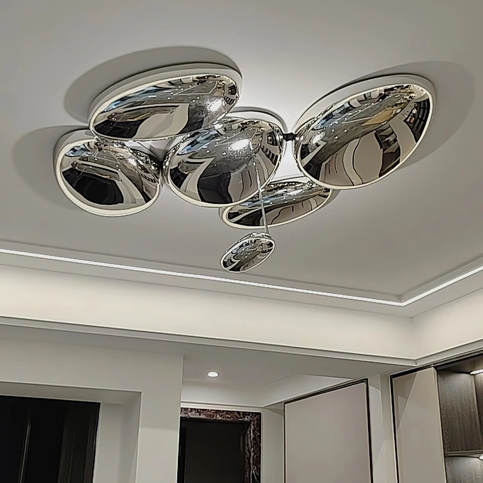 Skydro_Ceiling_Lamp_2
