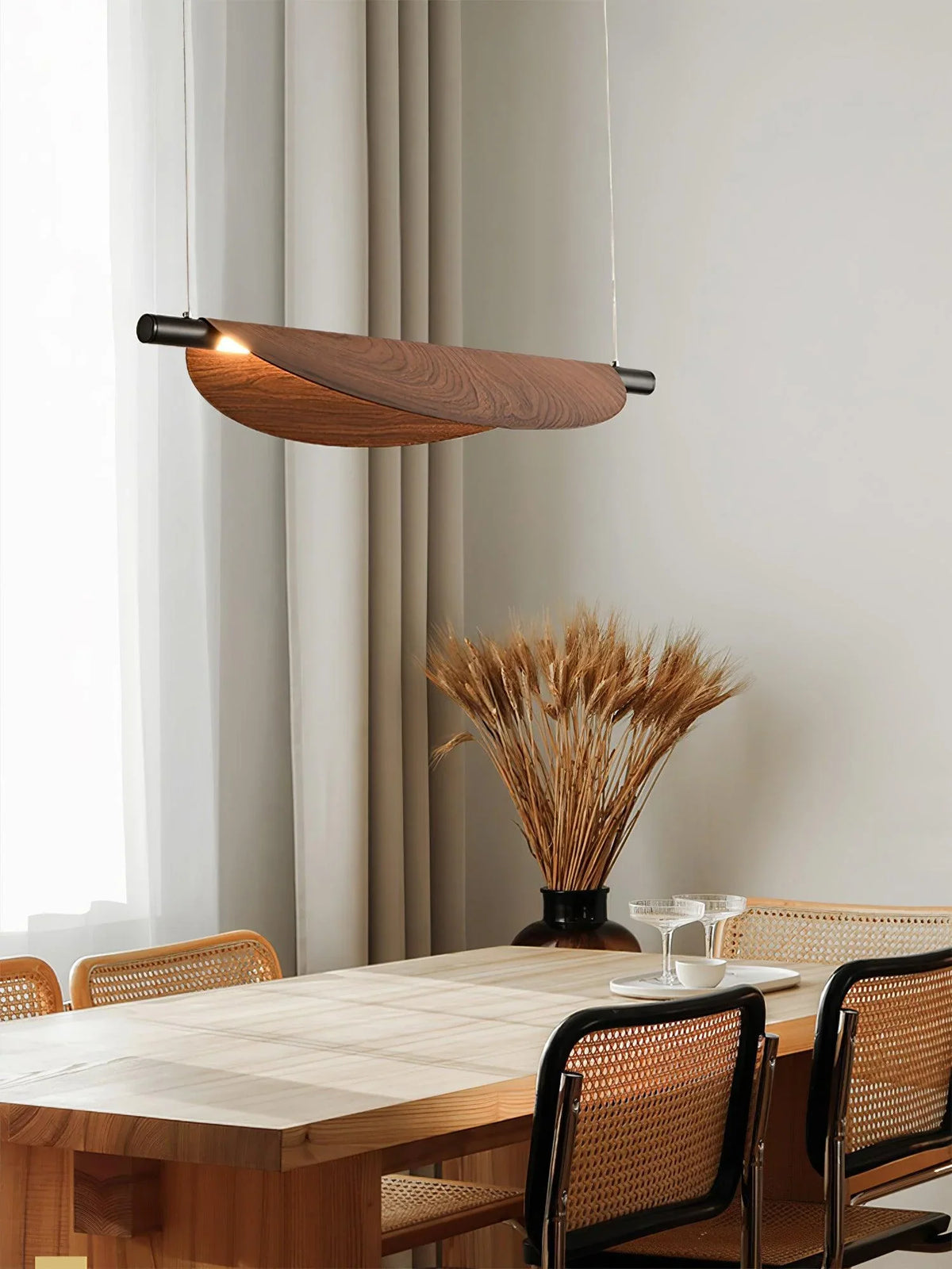 Sleek_Board_Pendant_Lamp_2