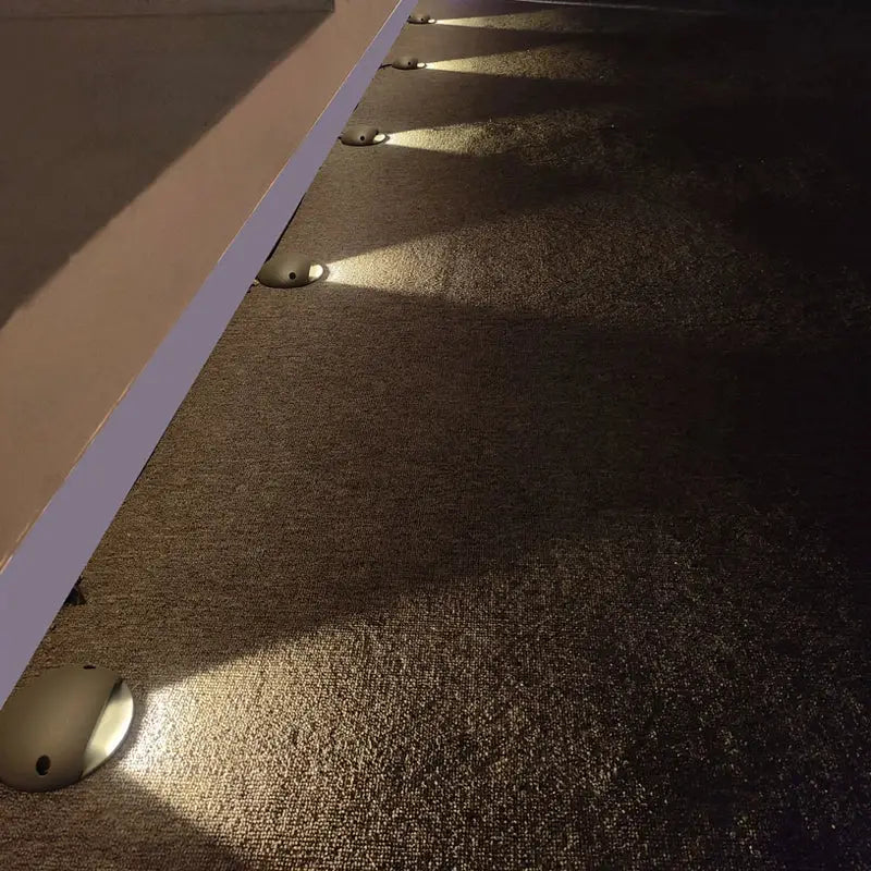 Slim_Profile_Outdoor_Path_Light_2