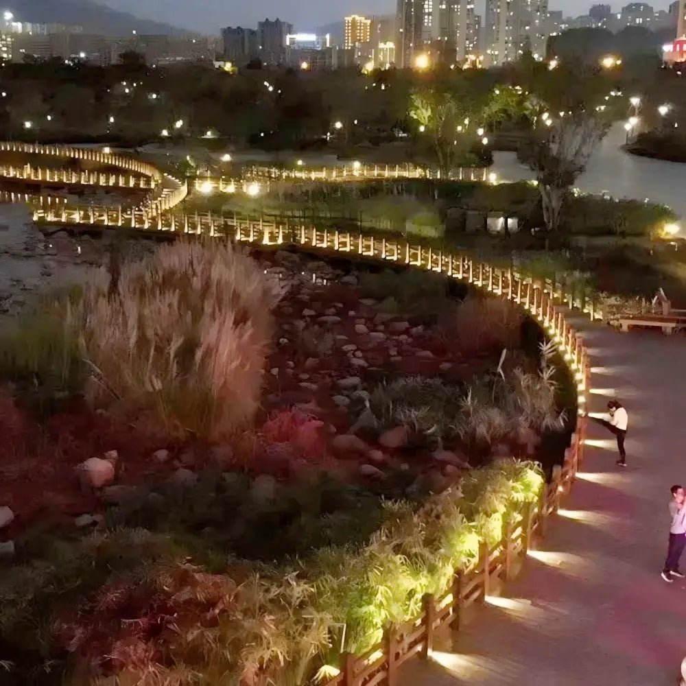 Slim_Profile_Outdoor_Path_Light_3