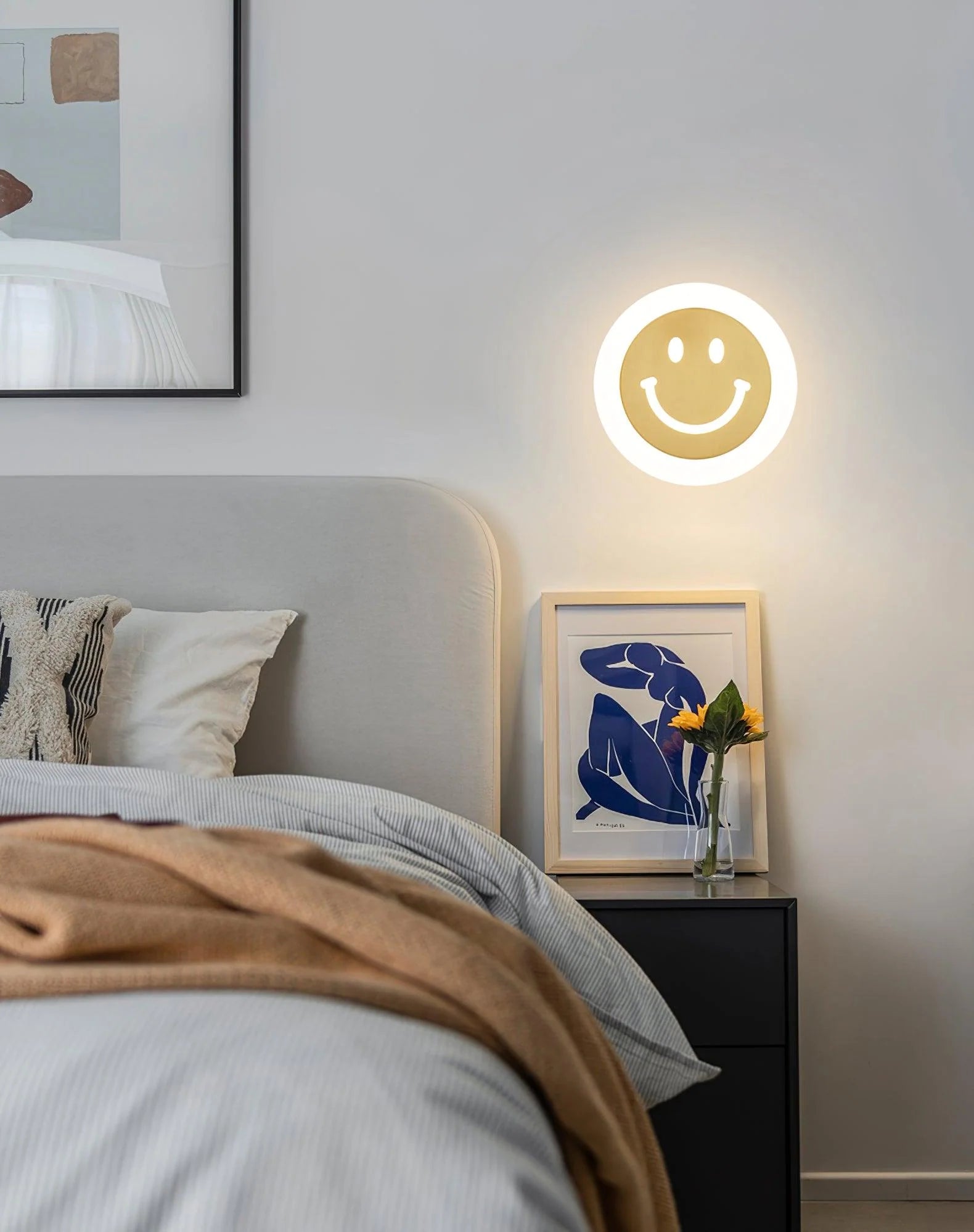 Smiley_Wall_Lamp_4