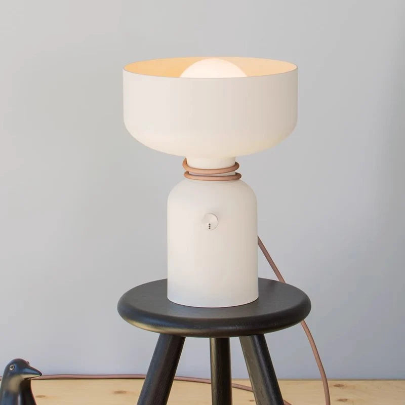 Spotlight_Volumes_Table_Lamp_11