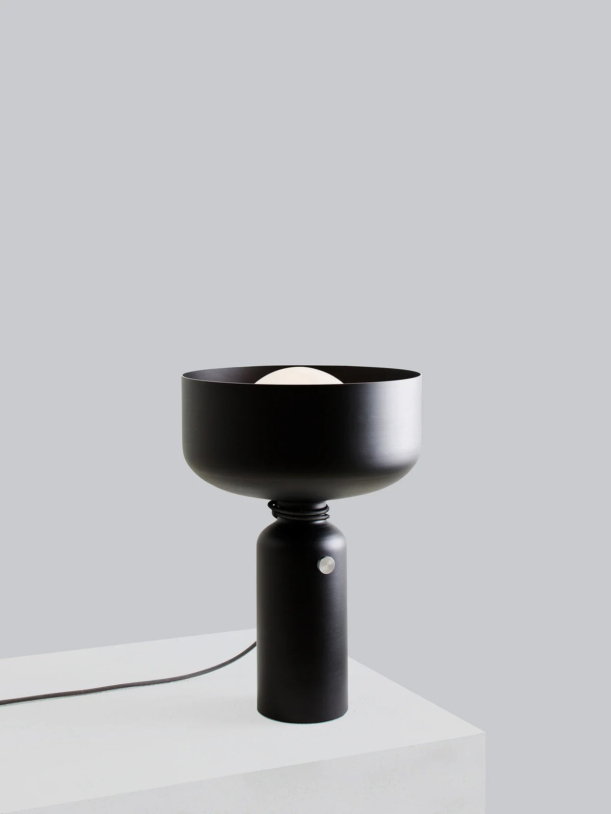 Spotlight_Volumes_Table_Lamp_9