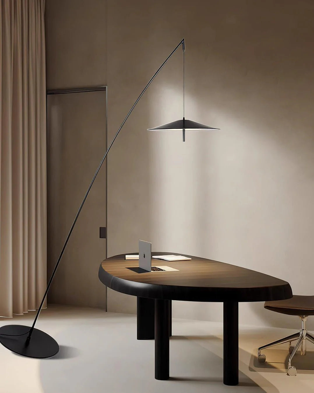 Steadfast_Floor_Lamp_10