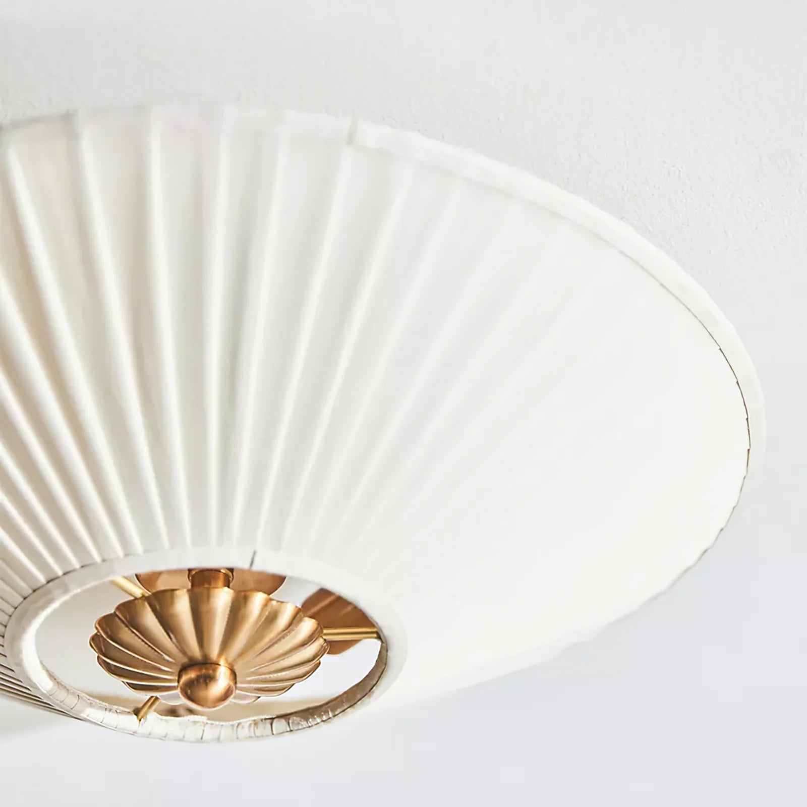 Stefanie_Pleated_Ceiling_Lamp_02